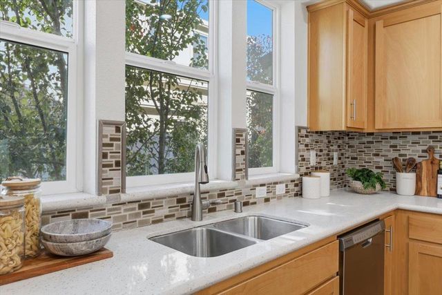 125 Maidenhair Terrace, Sunnyvale, CA 94086