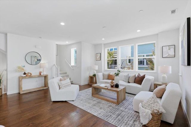 125 Maidenhair Terrace, Sunnyvale, CA 94086