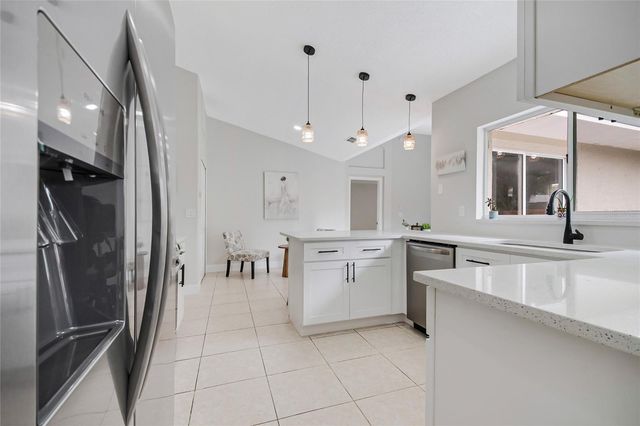 4040 EAGLE FEATHER DRIVE, Orlando, FL 32829