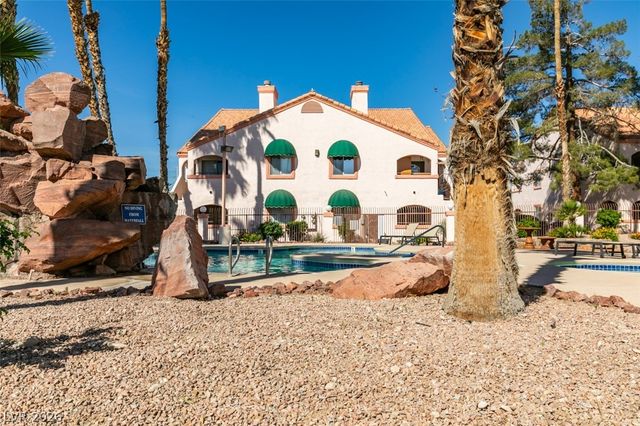 7570 West Flamingo Road 252, Las Vegas, NV 89147