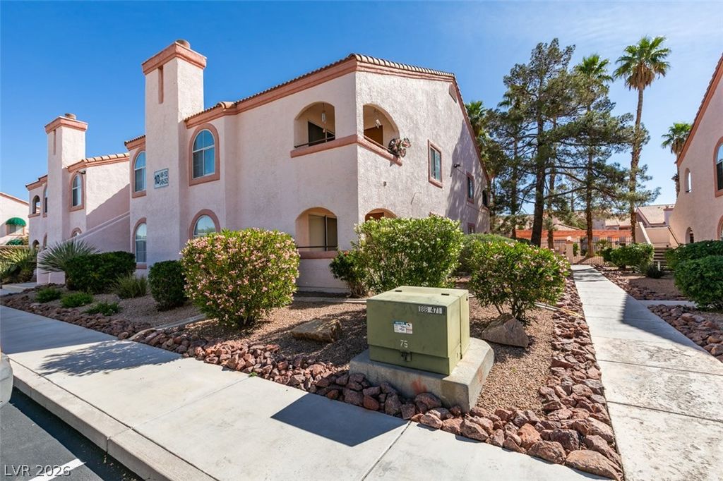 7570 West Flamingo Road 252, Las Vegas, NV 89147