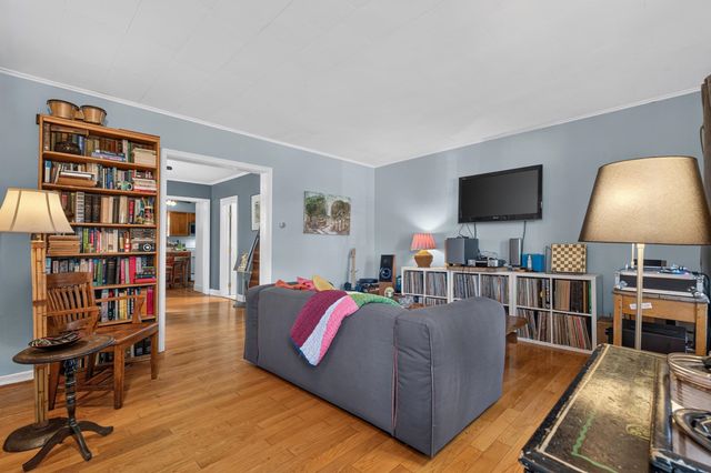 22 WEST 7TH ST, Bayonne, NJ 07002