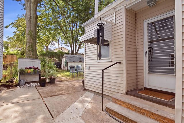 22 WEST 7TH ST, Bayonne, NJ 07002
