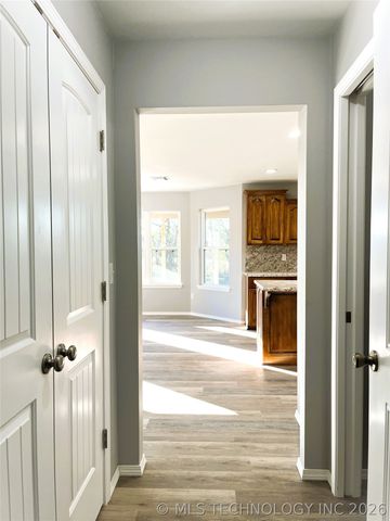 319 Tribute Trail, Chouteau, OK 74337