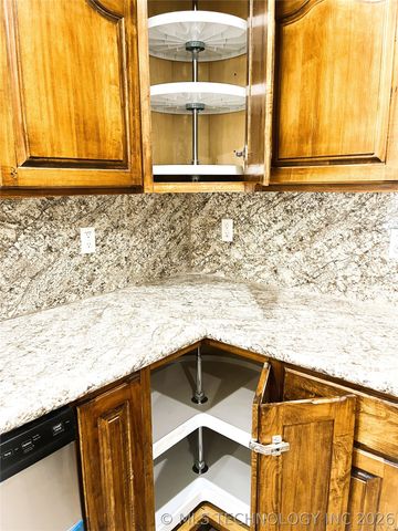 319 Tribute Trail, Chouteau, OK 74337