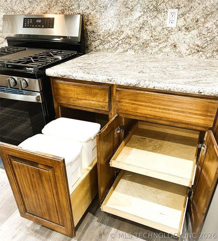 319 Tribute Trail, Chouteau, OK 74337