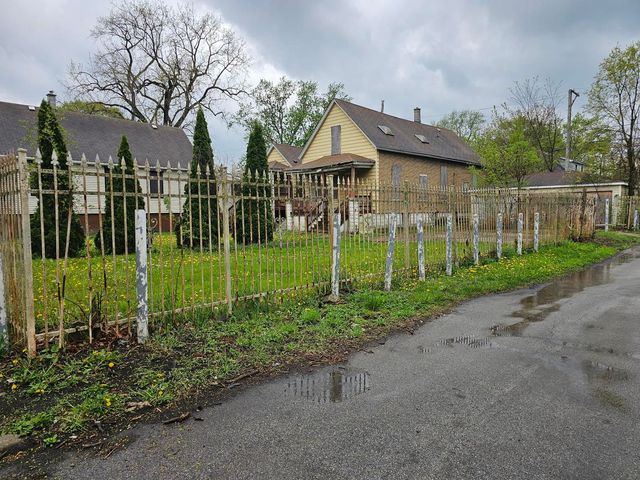 11920 S Calumet Avenue, Chicago, IL 60628