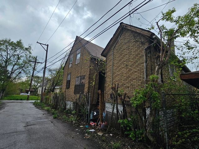 11920 S Calumet Avenue, Chicago, IL 60628