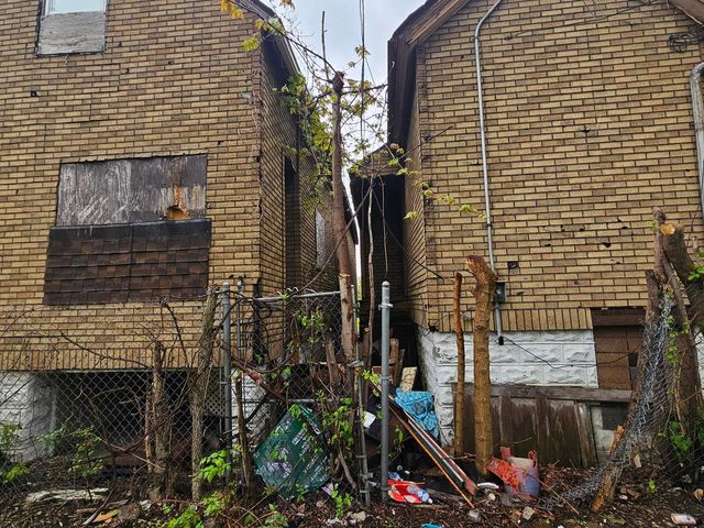 11920 S Calumet Avenue, Chicago, IL 60628