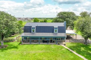 2407 County Road 209, Danbury, TX 77534