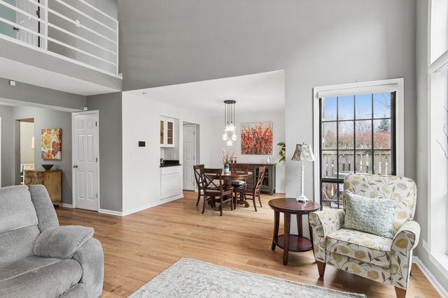 1204 Hobson Oaks Court 1204, Naperville, IL 60540