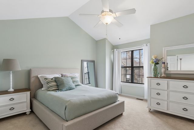 1204 Hobson Oaks Court 1204, Naperville, IL 60540