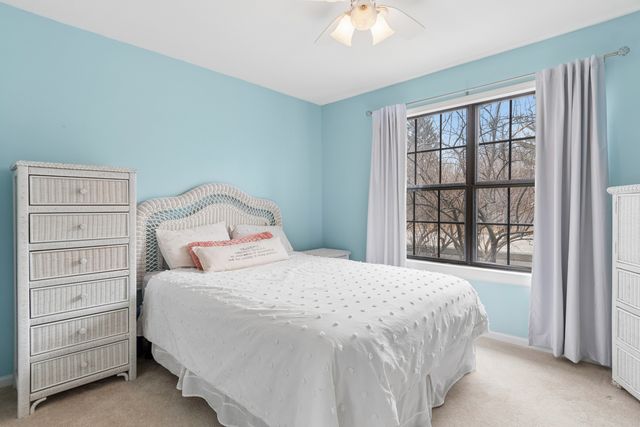 1204 Hobson Oaks Court 1204, Naperville, IL 60540