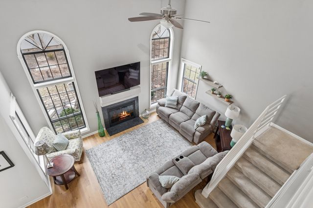 1204 Hobson Oaks Court 1204, Naperville, IL 60540