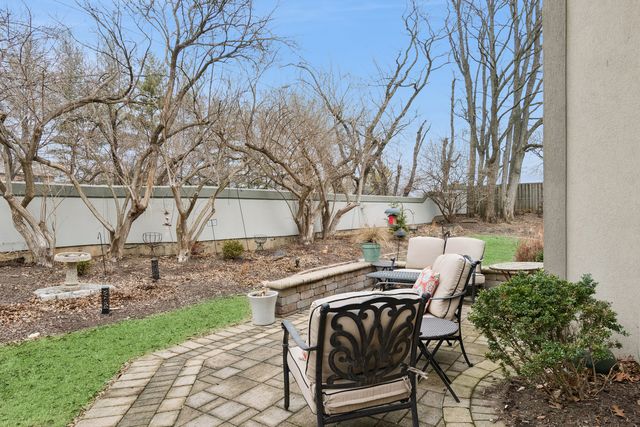 1204 Hobson Oaks Court 1204, Naperville, IL 60540