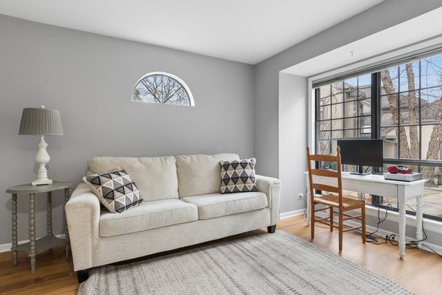1204 Hobson Oaks Court 1204, Naperville, IL 60540