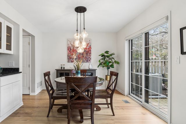 1204 Hobson Oaks Court 1204, Naperville, IL 60540