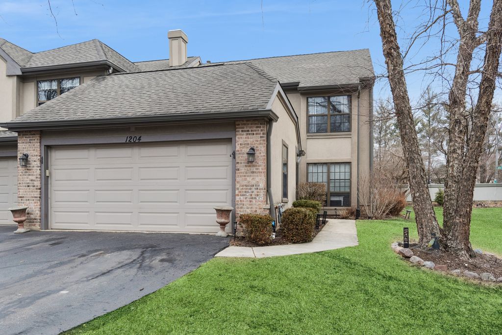 1204 Hobson Oaks Court 1204, Naperville, IL 60540