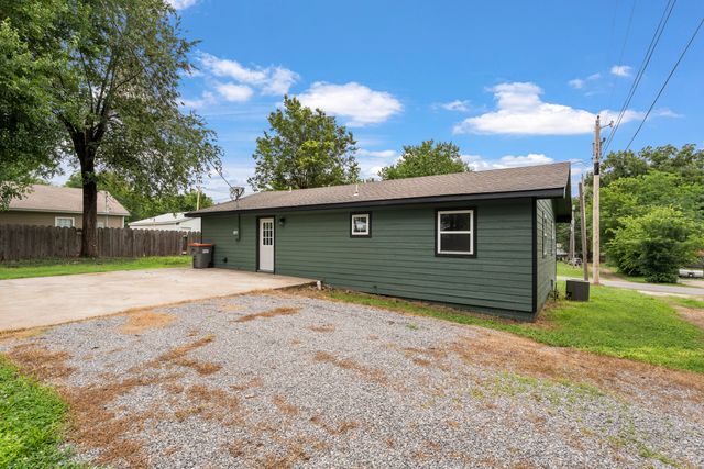 510 S Cherokee Street, Grove, OK 74344