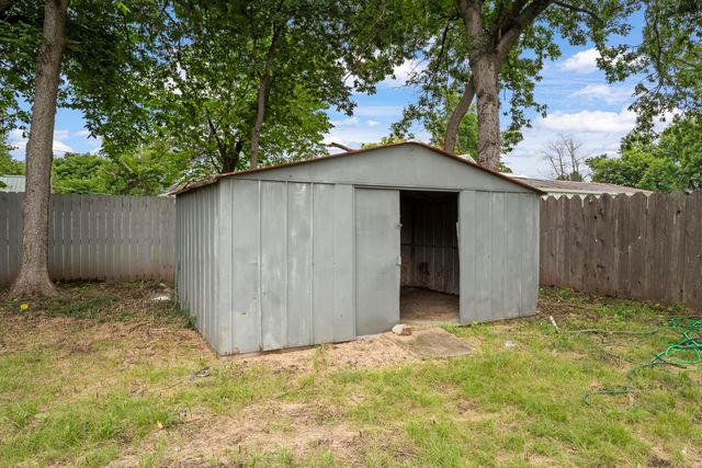 510 S Cherokee Street, Grove, OK 74344