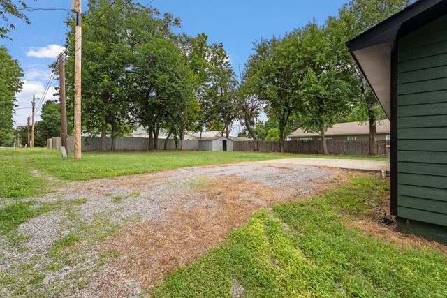 510 S Cherokee Street, Grove, OK 74344