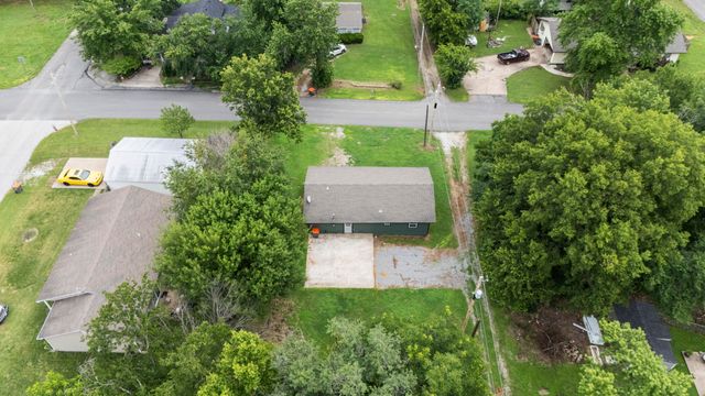 510 S Cherokee Street, Grove, OK 74344