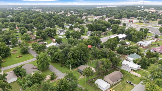 510 S Cherokee Street, Grove, OK 74344