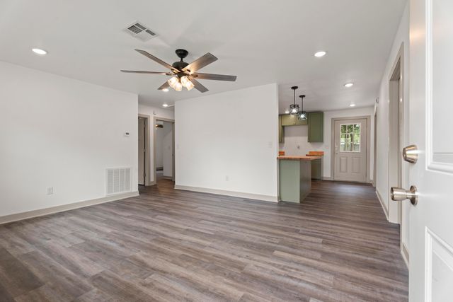 510 S Cherokee Street, Grove, OK 74344