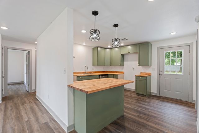 510 S Cherokee Street, Grove, OK 74344
