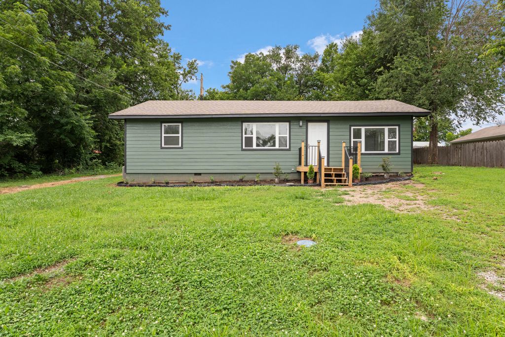 510 S Cherokee Street, Grove, OK 74344