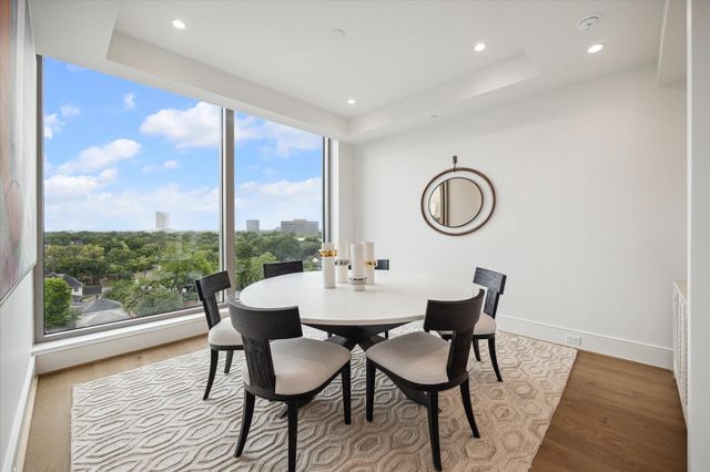 5656 San Felipe 701, Houston, TX 77056