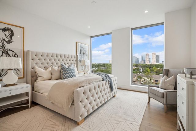 5656 San Felipe 701, Houston, TX 77056