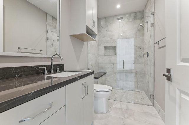 5656 San Felipe 701, Houston, TX 77056