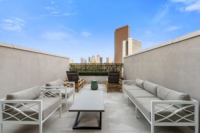 5656 San Felipe 701, Houston, TX 77056
