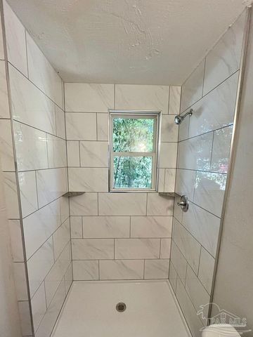 2101 W Romana St A, Pensacola, FL 32502