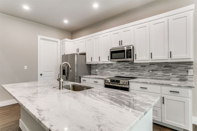 22 Lincolnshire Circle, Bedford, TX 76021