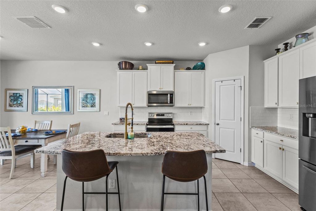 Image 11 of property listing at 3830 LIVELY CORAL PLACE, Bradenton, FL 34208