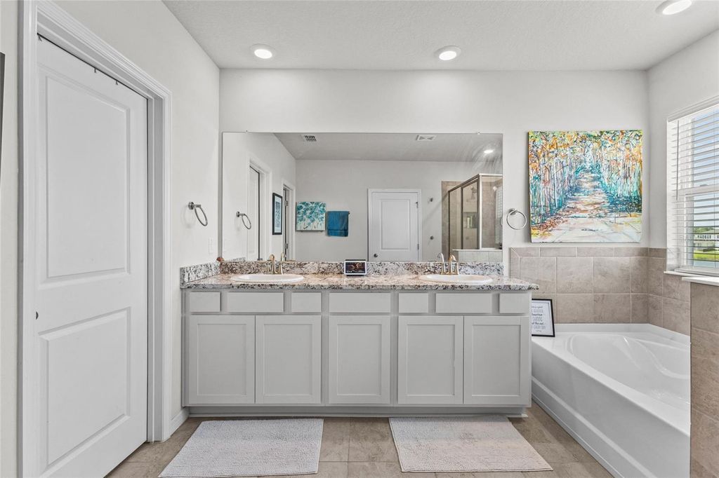 Image 24 of property listing at 3830 LIVELY CORAL PLACE, Bradenton, FL 34208
