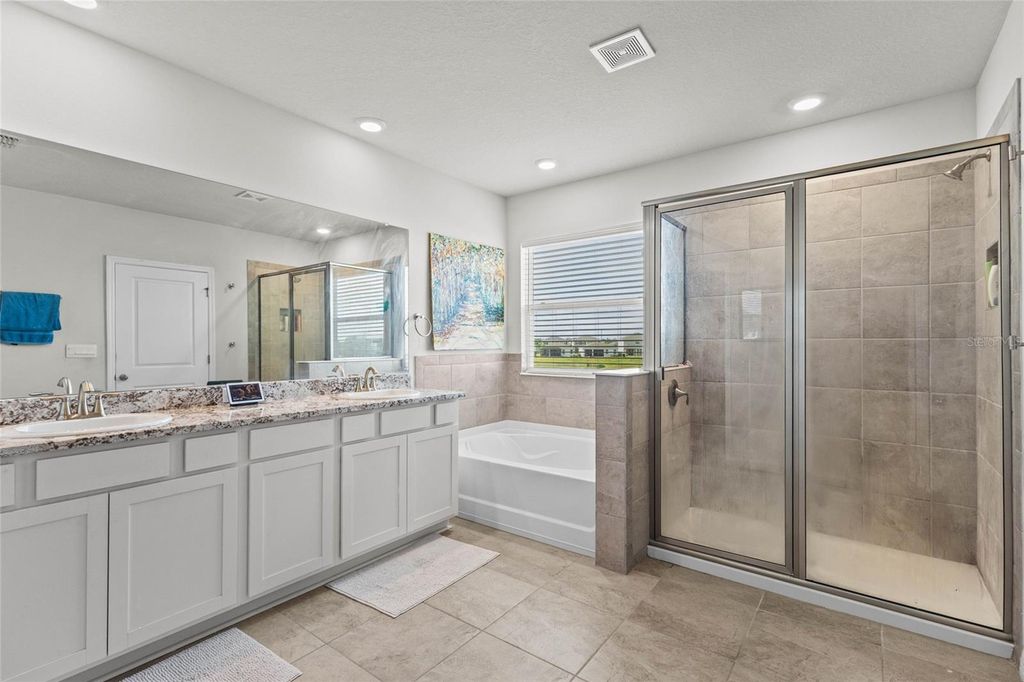 Image 25 of property listing at 3830 LIVELY CORAL PLACE, Bradenton, FL 34208