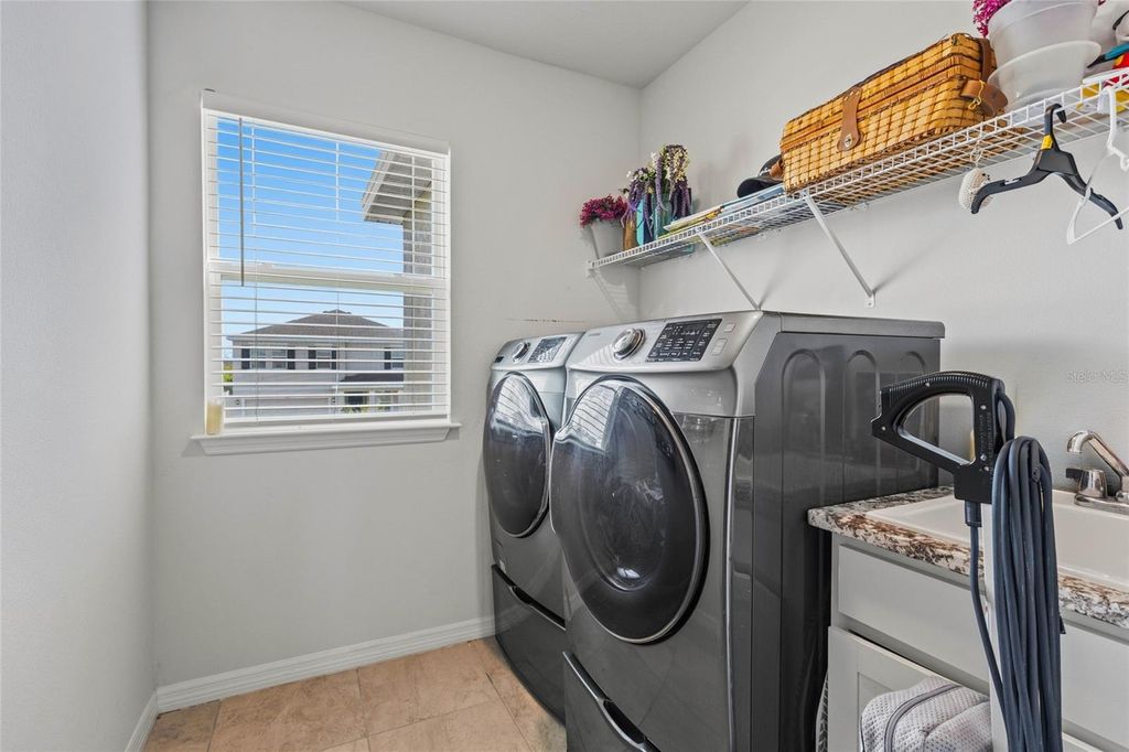 Image 30 of property listing at 3830 LIVELY CORAL PLACE, Bradenton, FL 34208