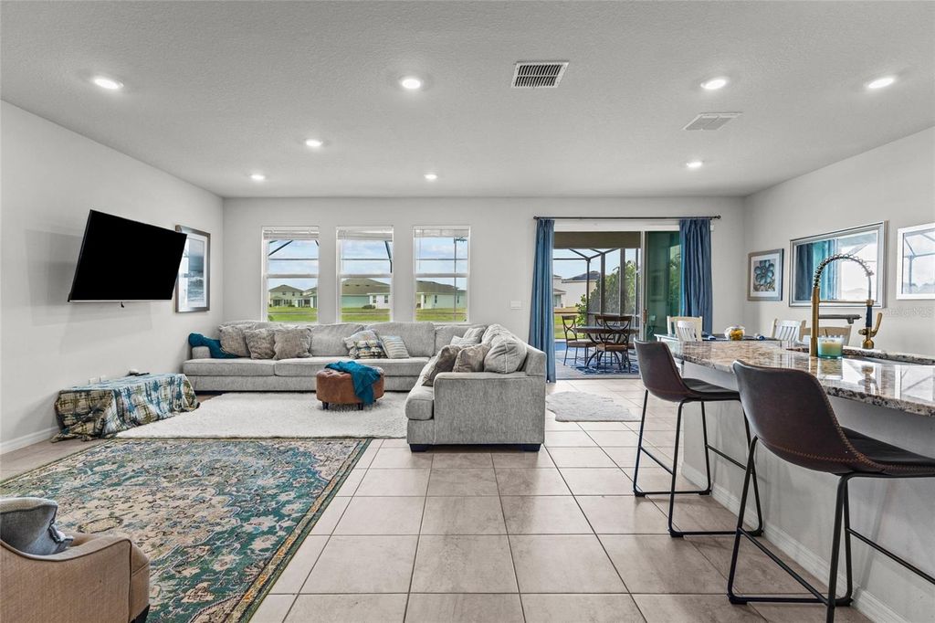 Image 5 of property listing at 3830 LIVELY CORAL PLACE, Bradenton, FL 34208