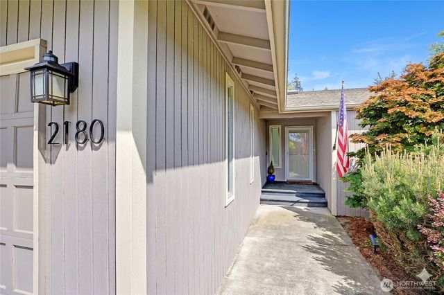 2180 Westwood Place, Oak Harbor, WA 98277