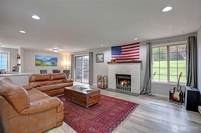 2180 Westwood Place, Oak Harbor, WA 98277