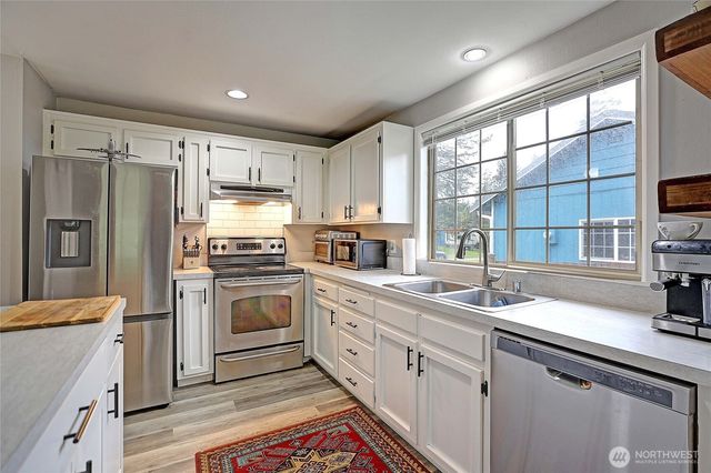 2180 Westwood Place, Oak Harbor, WA 98277