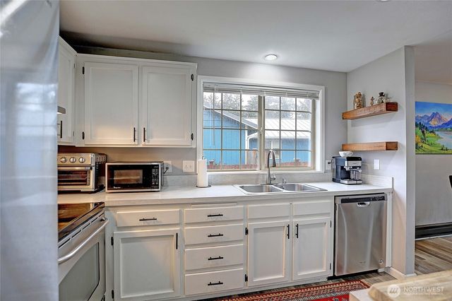 2180 Westwood Place, Oak Harbor, WA 98277