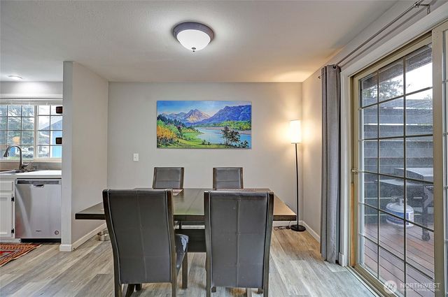 2180 Westwood Place, Oak Harbor, WA 98277