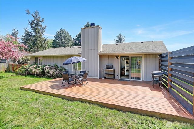 2180 Westwood Place, Oak Harbor, WA 98277