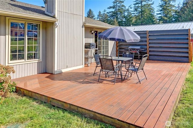 2180 Westwood Place, Oak Harbor, WA 98277