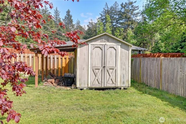 2180 Westwood Place, Oak Harbor, WA 98277