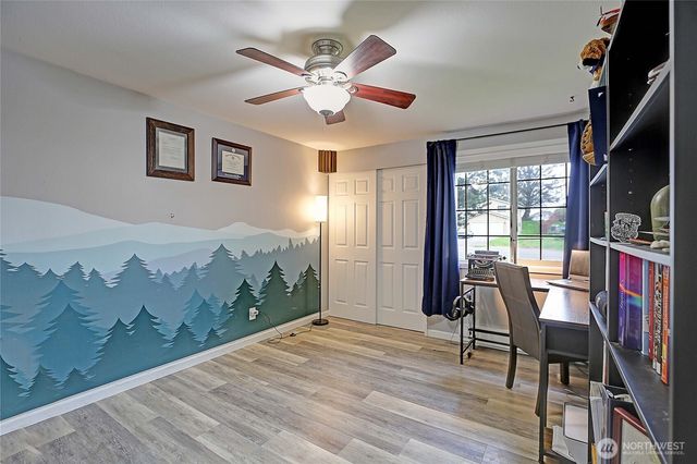 2180 Westwood Place, Oak Harbor, WA 98277